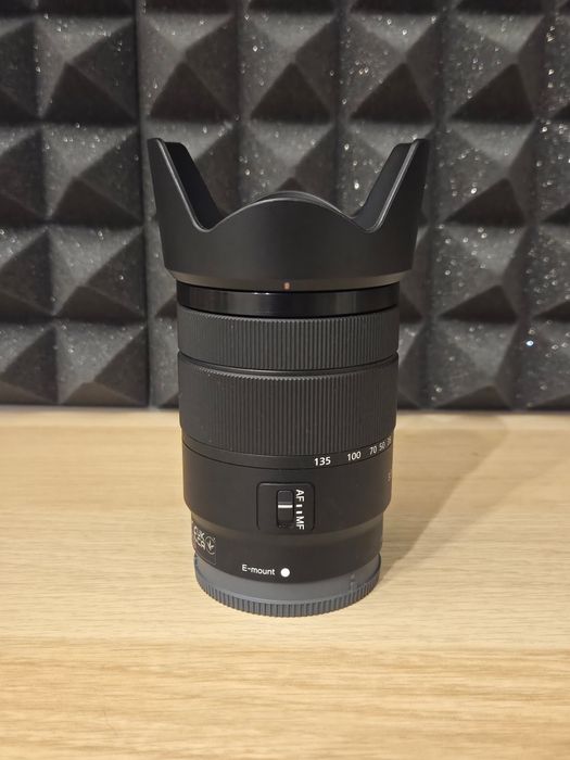 Obiectiv Sony 18-135mm f/3.5-5.6 OSS – Stare Impecabilă (Ca Nou)