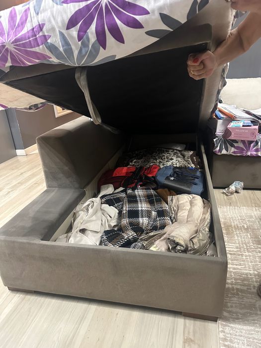 Поръчков голям ъглов диван