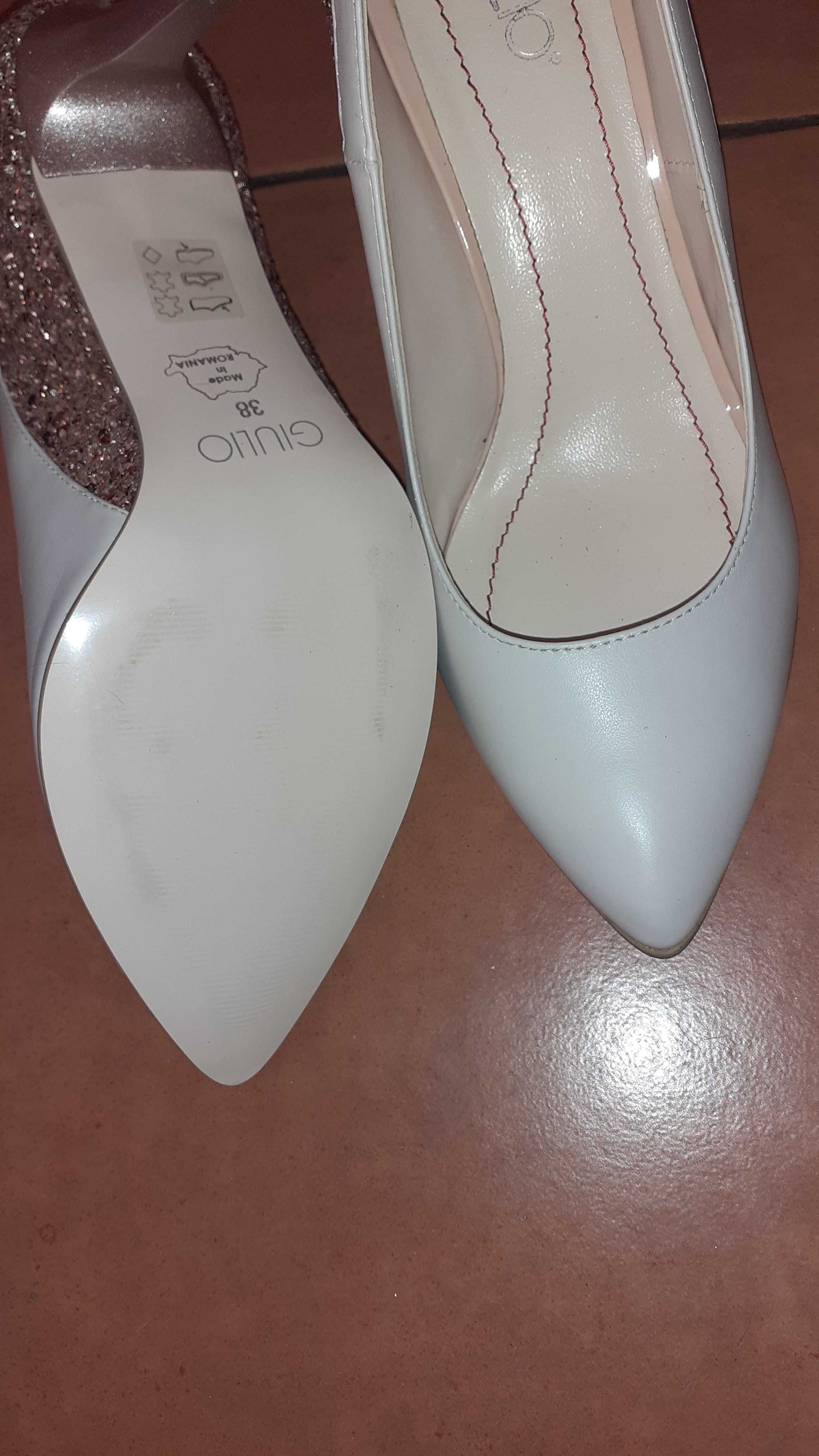 chop Industrialize virgin Pantofi Stiletto piele naturala, culoare bej sidefat,masura 38, noi  Ciorogarla • OLX.ro