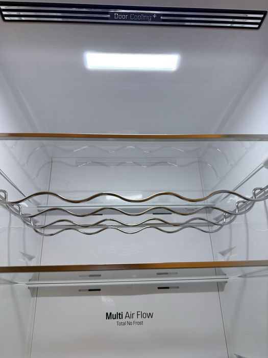 Продам Холодильник LG Inverter linear ( новый)