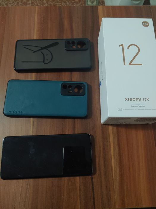 Xiaomi mi 12x комплект с два кейс без зарядно устройство