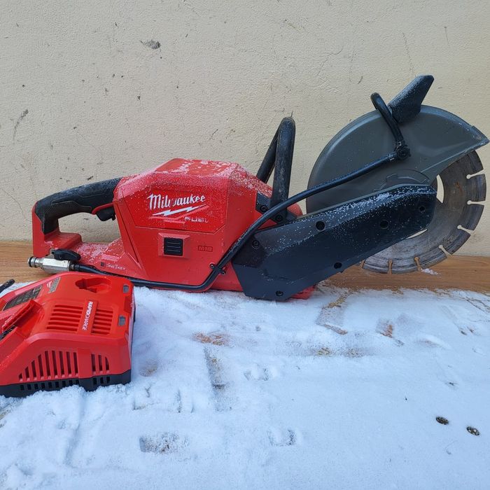 Fierăstrău debitare cu acumulator  Milwaukee M18 FCOS239