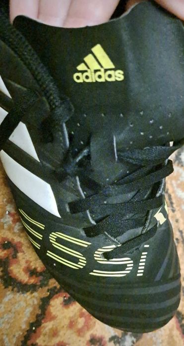 Adidasi fotbal Messi