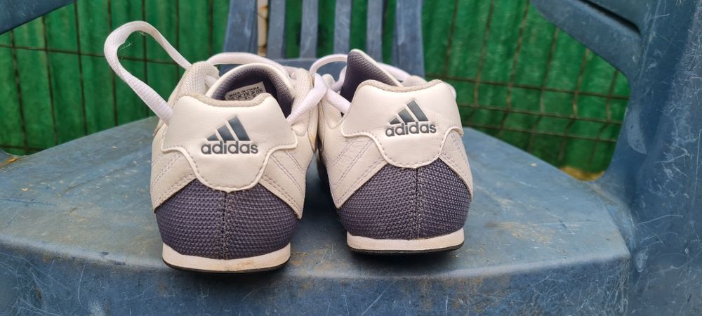 Vand adidasi Adidas