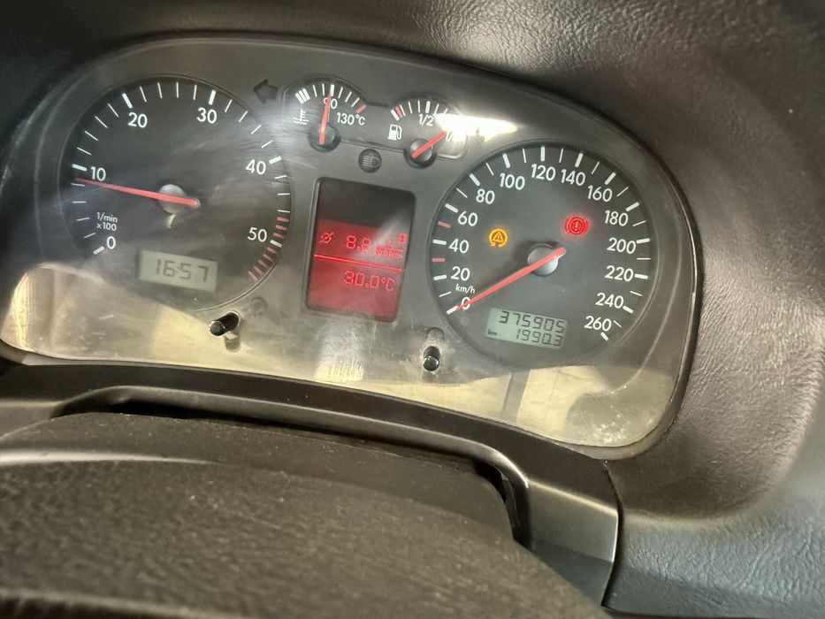 VOLKSWAGEN Golf 2004 — imagine 5