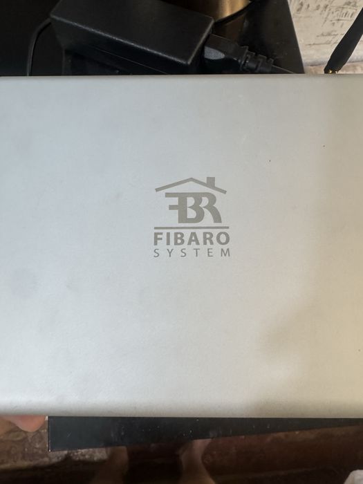 FIBARO Home Center 2 центральный контролер системы умного дома