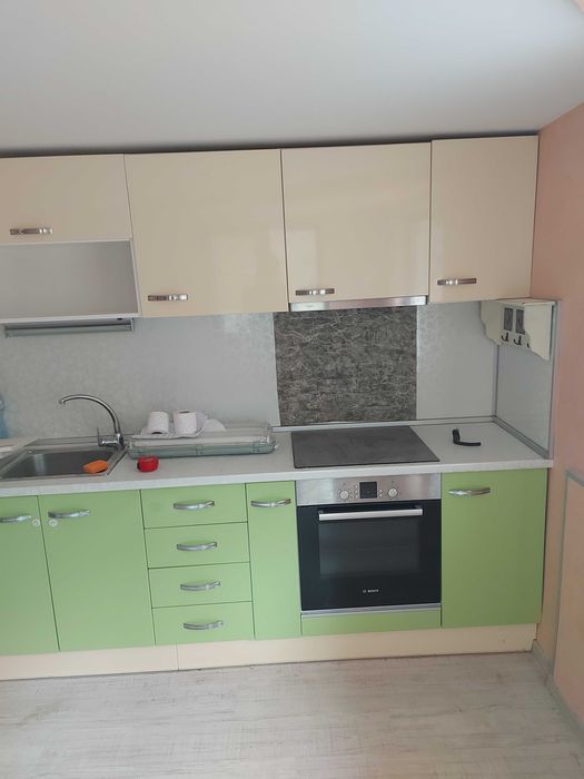 Кухня без плот и без уреди