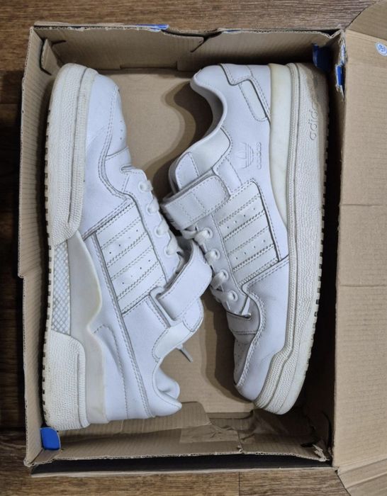 Кроссовки adidas forum low белые