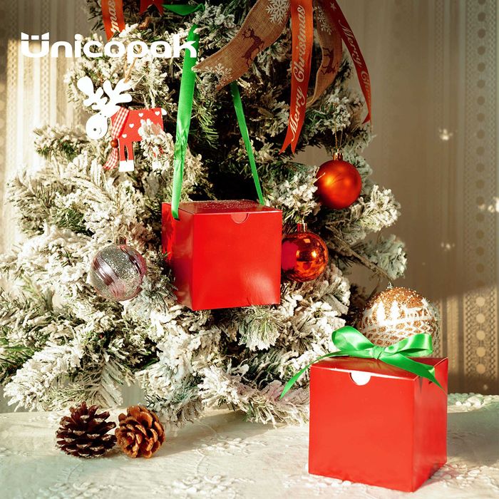 10бр Подаръчна кутия Червена със зелени панделки 10x10x10см