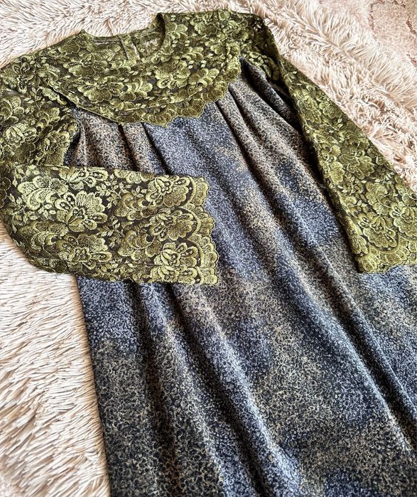 Новое комбинированное платье для девочки