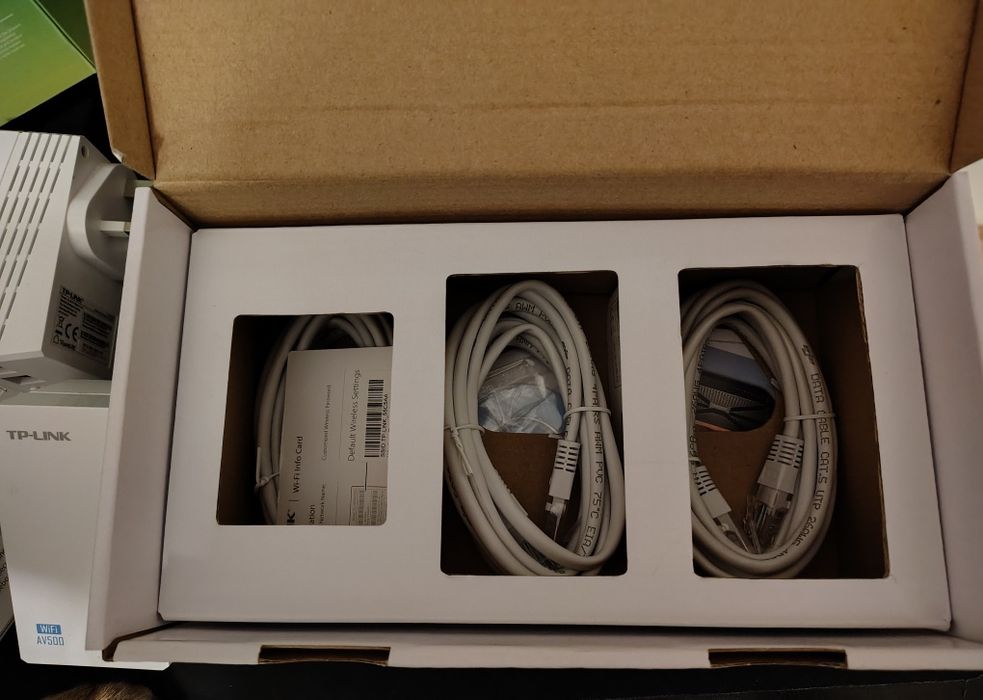 Кит - интернет през ел. мрежата с 2 броя Power Line TP-Link TL-WPA4220