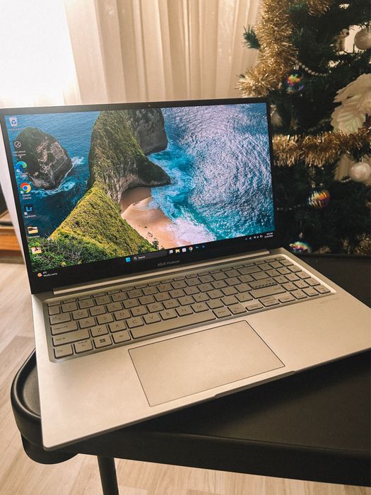 Laptop ASUS VivoBook 15 OLED – i7, SSD 512GB, 15,6”