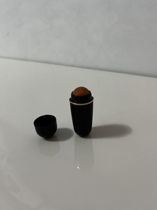 Rocă vulcanică pentru absorbția sebumului