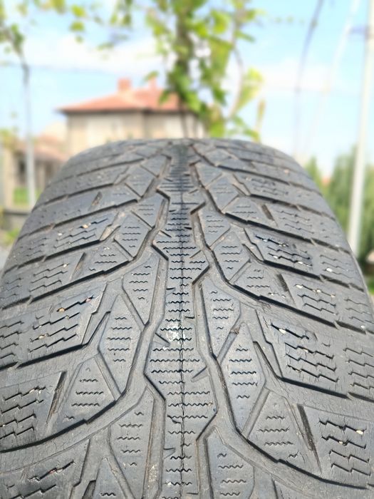 Nokian 215/65r16
