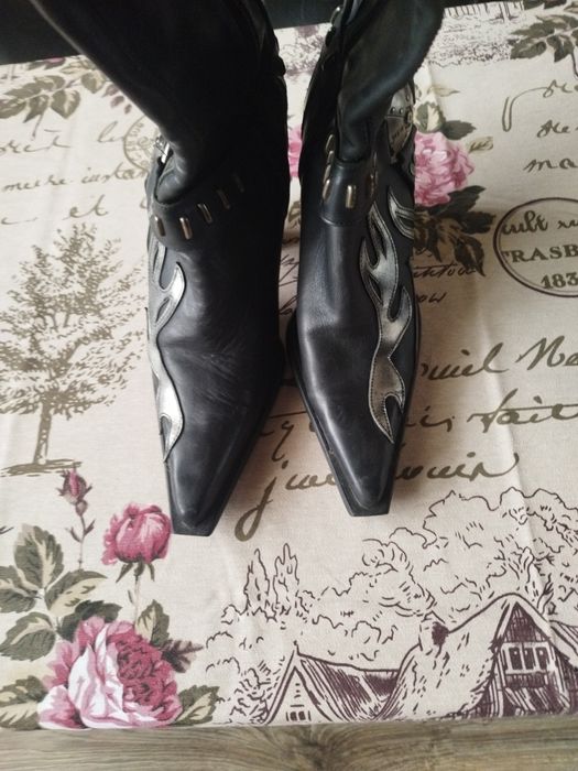 Продавам оригинални дамски ботуши NEU-ROCK