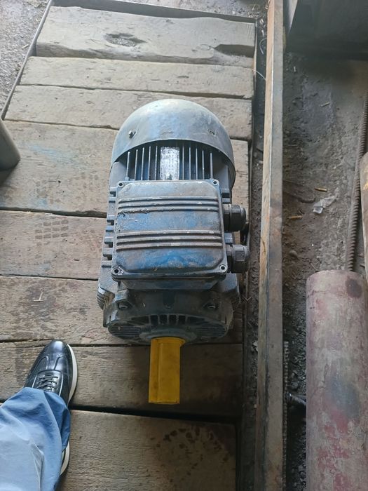 Электродвигатель продается