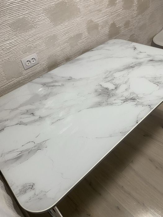 Стол кухонный