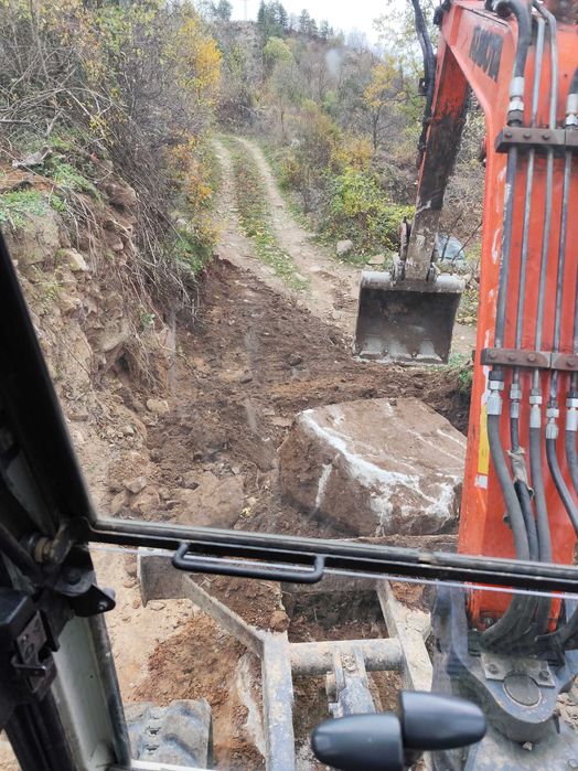Услуги с мини багер ХИДРАВЛИЧЕН ЧУК