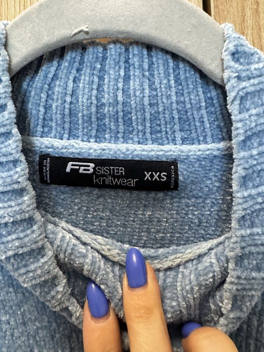 Мек светлосин пуловер