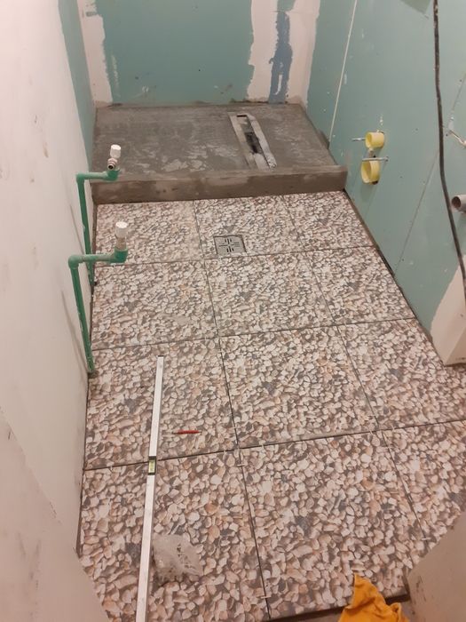 Execut lucrări de construcții!