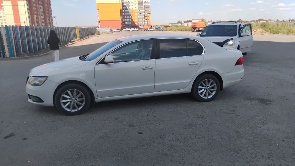 Продам машину Skoda Superb 2013