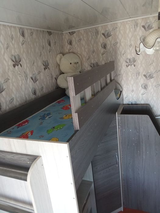 Кровать двухъярусная