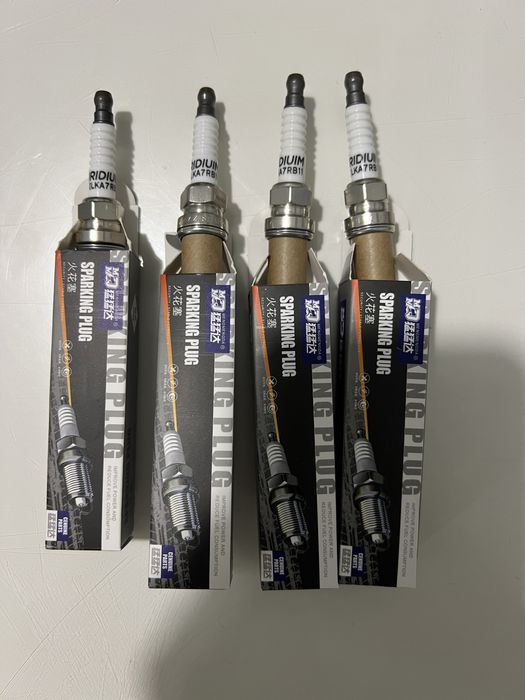 Продам свечи зажигания оригинал