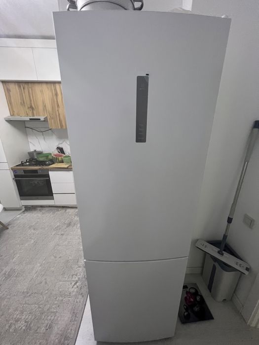 Холодильник почти новый