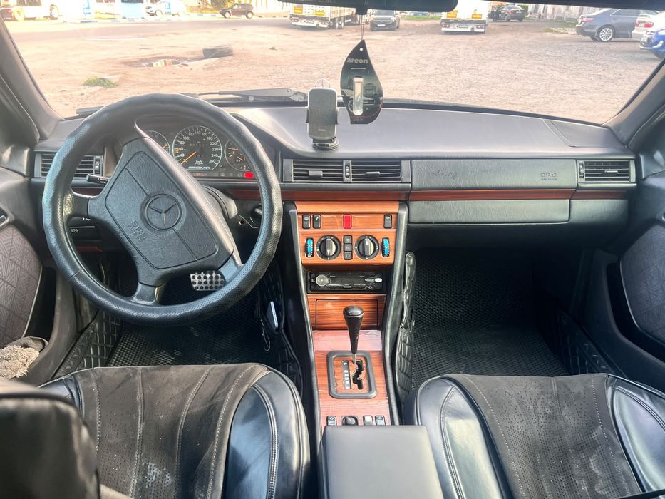 Продам Мерседес 124