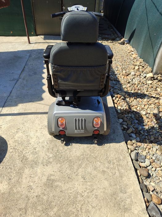 Инвалидна електрическа четириколка