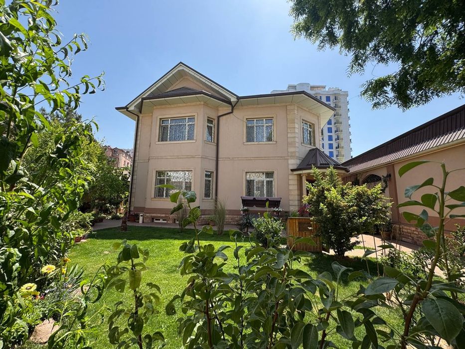 Продаётся Участок 7.3 соток. Ивлева ул