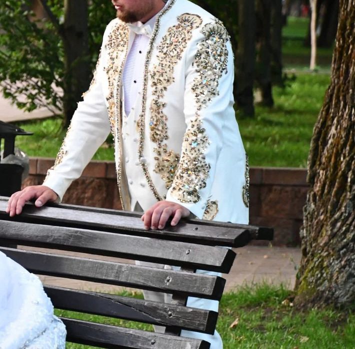 Costum mire alb mărimea 58