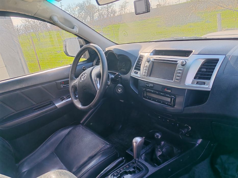 Toyota Hilux 3.0 automat 2015, recent înmatriculat, accept variante +- dif