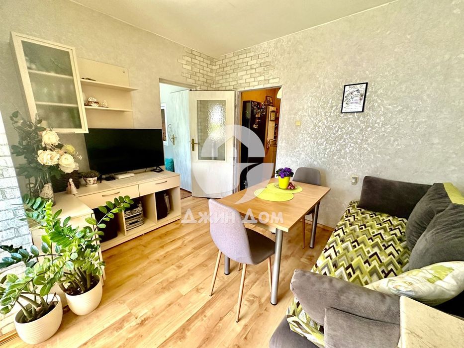 Продава се Двустаен апартамент в Бургас, Център - 45 кв.м за 2976 €/кв.м - Снимка #1