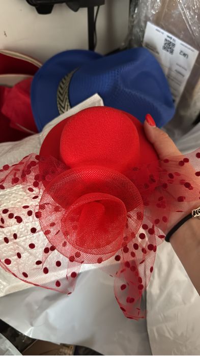 Подтяжки, бабочки, юбки банты