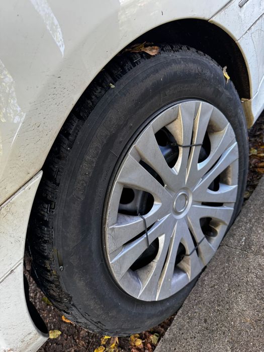 Много добри Зимни гуми с железни джанти 16 цола