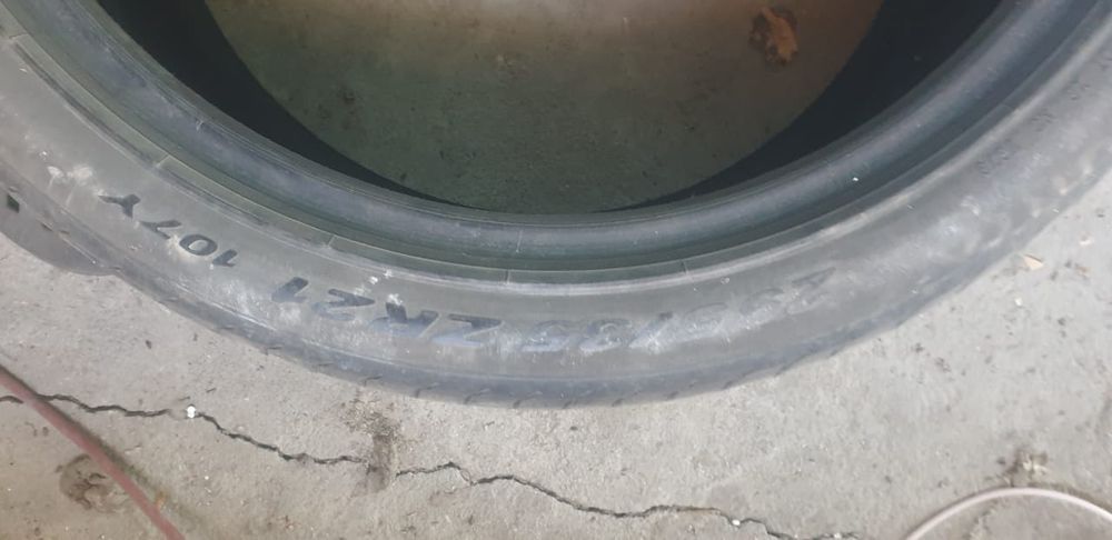 Шина Pirelli PZero 295/35 R21
