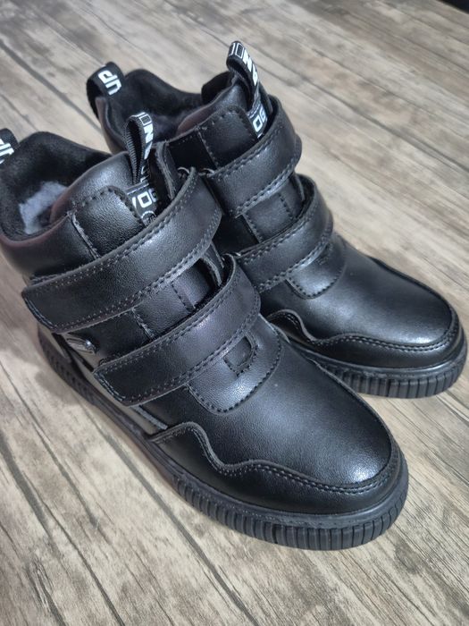 Стильные зимние ботинки 36 размера