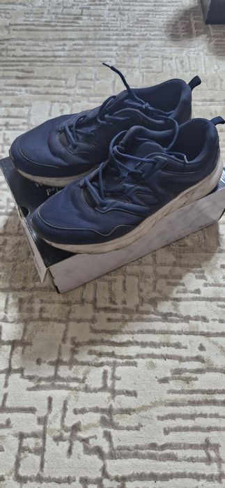 Кроссовки размер 46-47