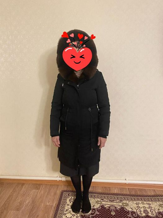 Продам парку женскую