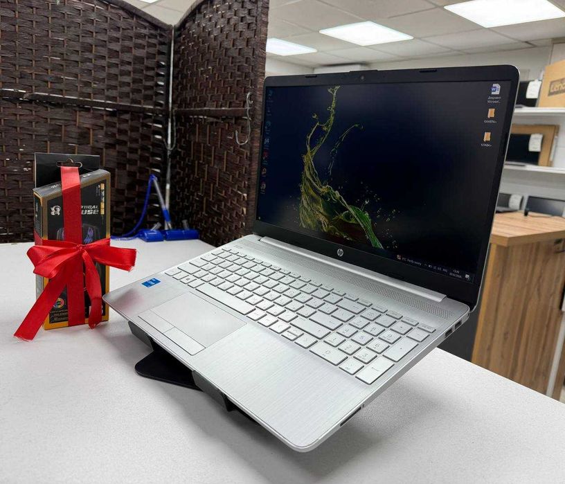HP 15 Core i3-10*ОЗУ 8*SSD 256*Для работы