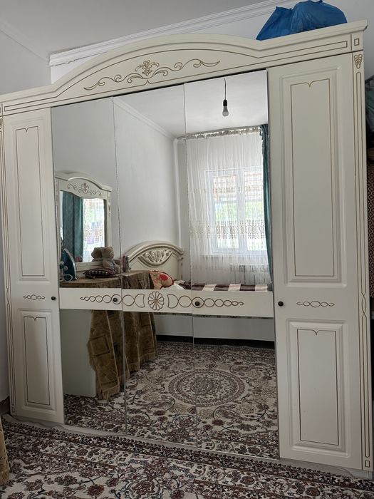 Спальный гарнитур