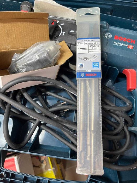 Rotopercutanta cu percuție Bosch Professional GBH 2-28 F (880W, diametru maxim de găurire în beton: 28 mm, set de 6 burghie, SDS-plus, în L-BOXX)