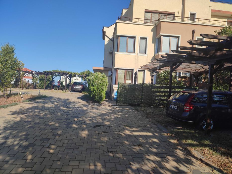 Продава се Тристаен апартамент в Бургас, Изгрев - 96 кв.м за 2157 €/кв.м - Снимка #1