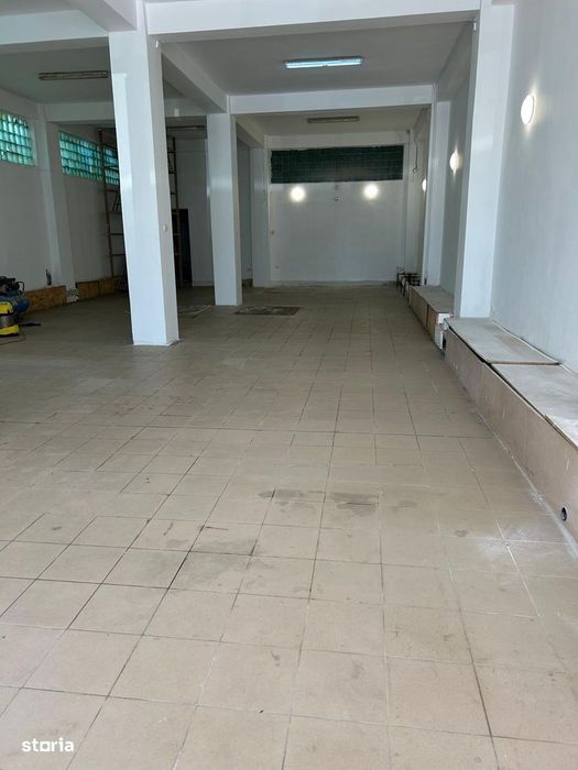 Spatiu comercial si de logistic P+1 -acces stradal principal
