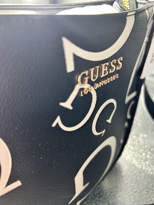Poseta de dama Guess noua cu eticheta
