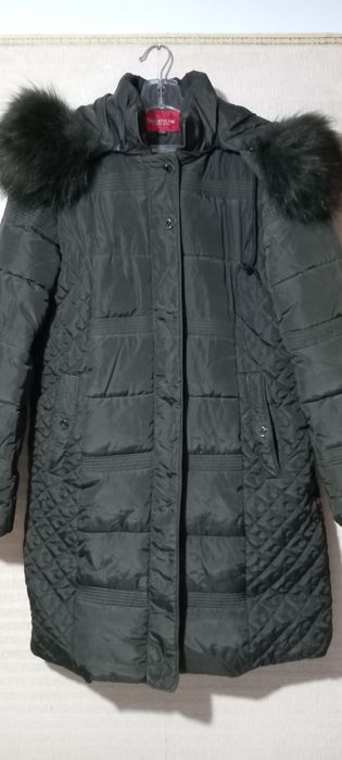 Женская  зимняя куртка с капюшоном,