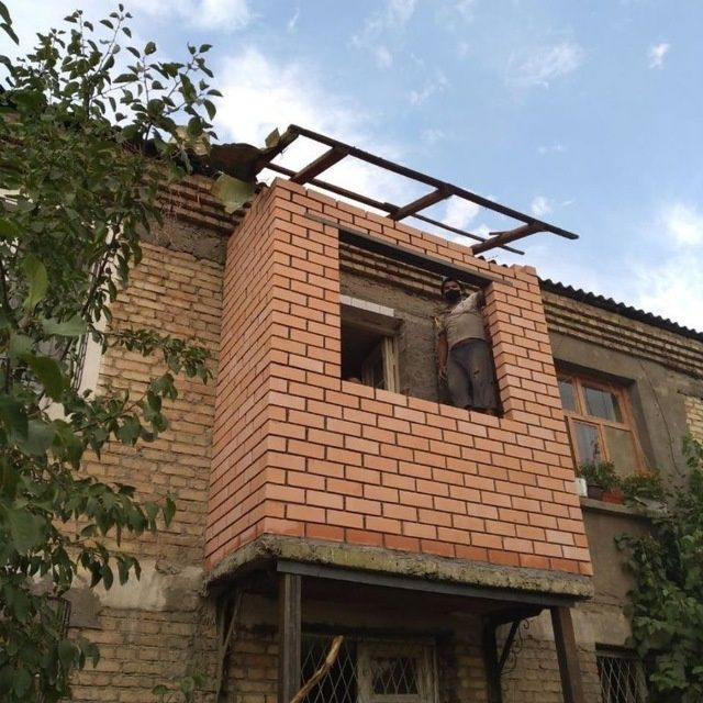 Balkonga g'isht teramiz. Kladka balkon. Керпичная кладка балконов
