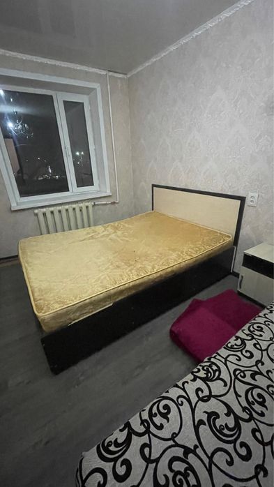 Продается кровать, стол