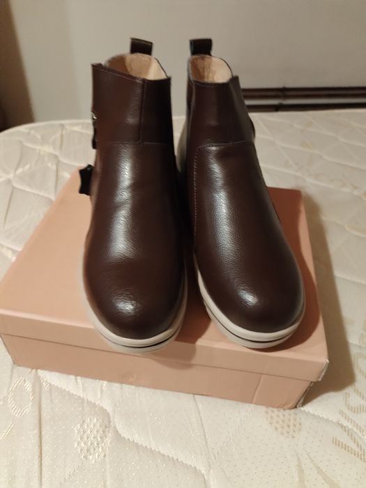 Ghete piele Botinelli, marimea 39